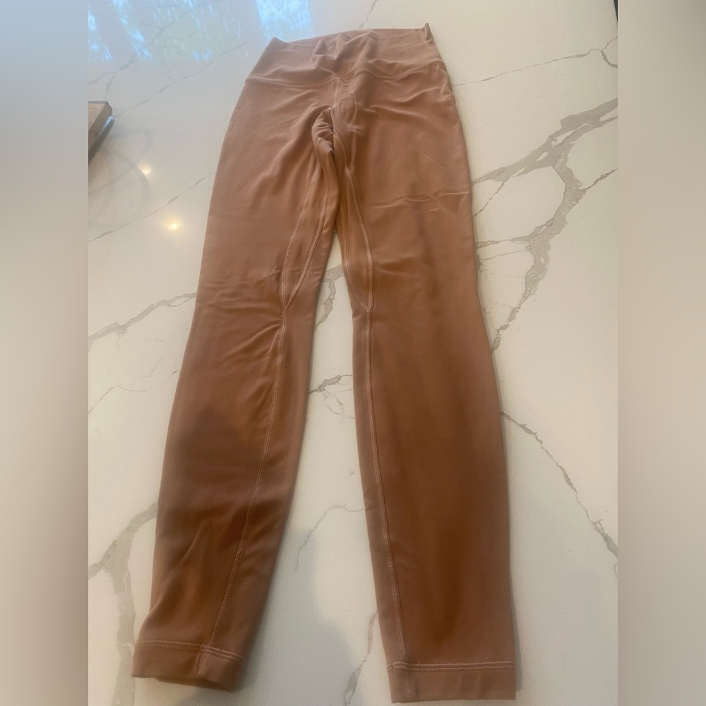 Lululemon double layer leggings size 6 in beige/ caramel